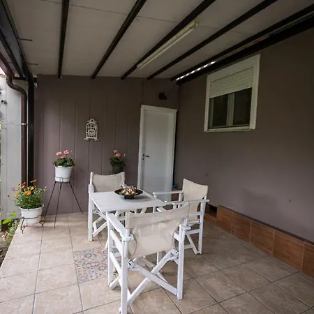 Family & Pet Friendly House Feriehus Tríkala